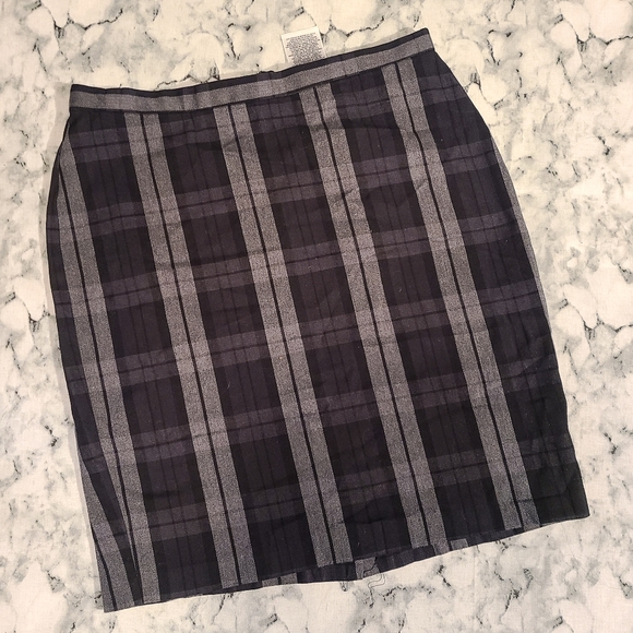 Dockers Dresses & Skirts - Dockers Plaid Pencil Skirt